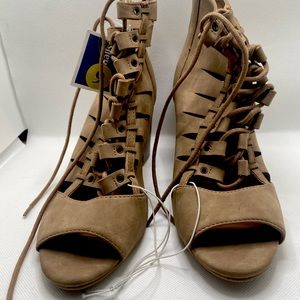 NWT Rampage open toe gladiator ankle boot size 9